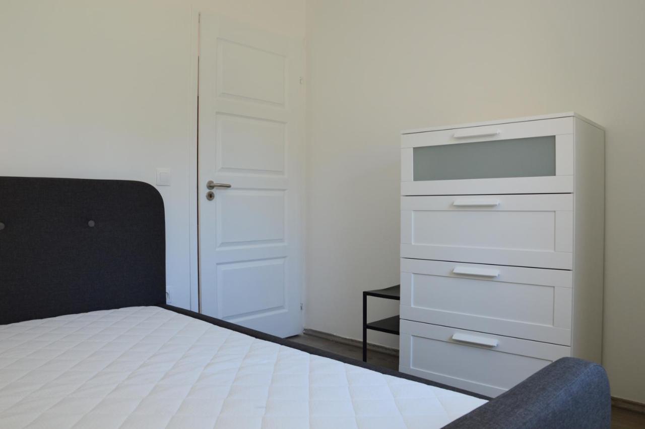 Quiet Residential Area B Taplan - 2 Bedroom And Living Room Apartment Szombathely Exterior photo